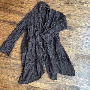 Johnny was size XL crochet lace floral duster